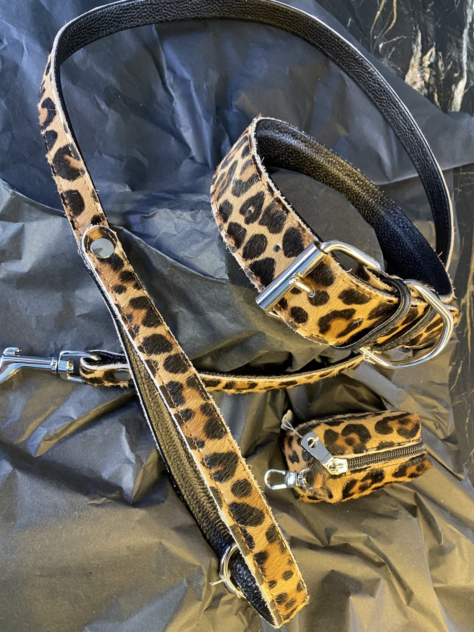 Collier Cœur Velours Noir Et Dentelle - Ruban Léopard Doré - Fait Main France